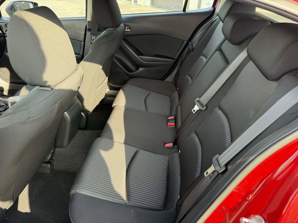 Used 2015 MAZDA MAZDA3 i Touring image 13