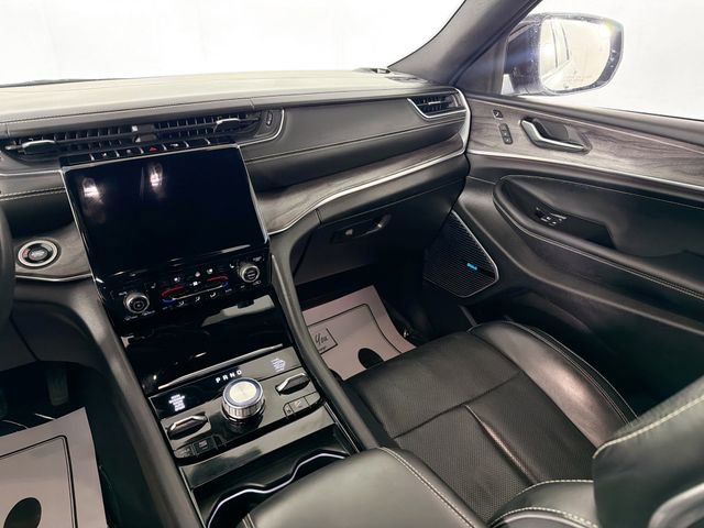 Used 2022 Jeep Grand Cherokee L Overland w/ Luxury Tech Group IV AWD/4WD image 25