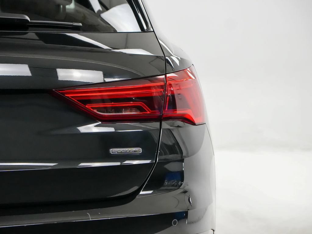 Used 2022 Audi Q3 2.0T Premium w/ Convenience Package AWD/4WD image 12