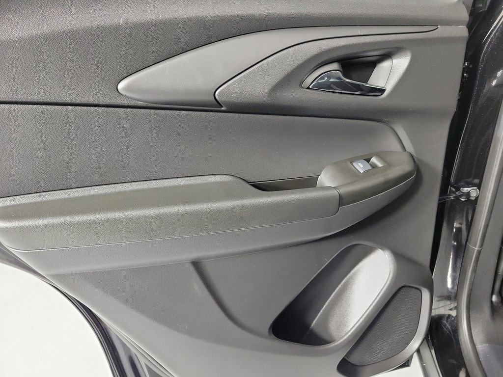 Used 2025 Chevrolet TrailBlazer LT image 12