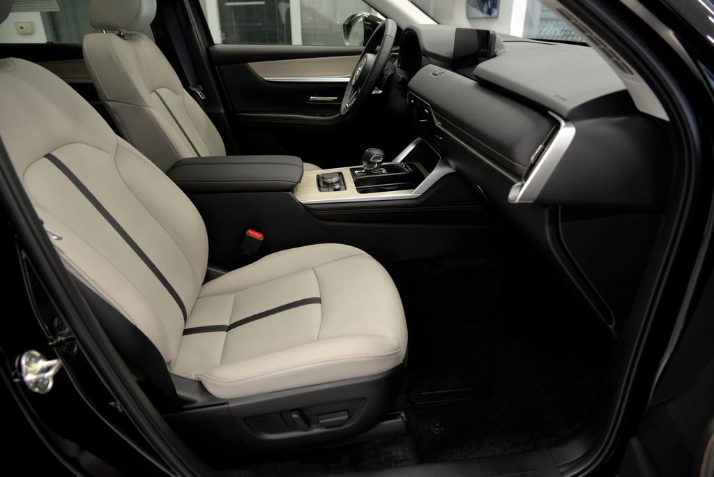 Used 2026 MAZDA CX-90 3.3 Turbo w/ Premium Sport Pkg image 31
