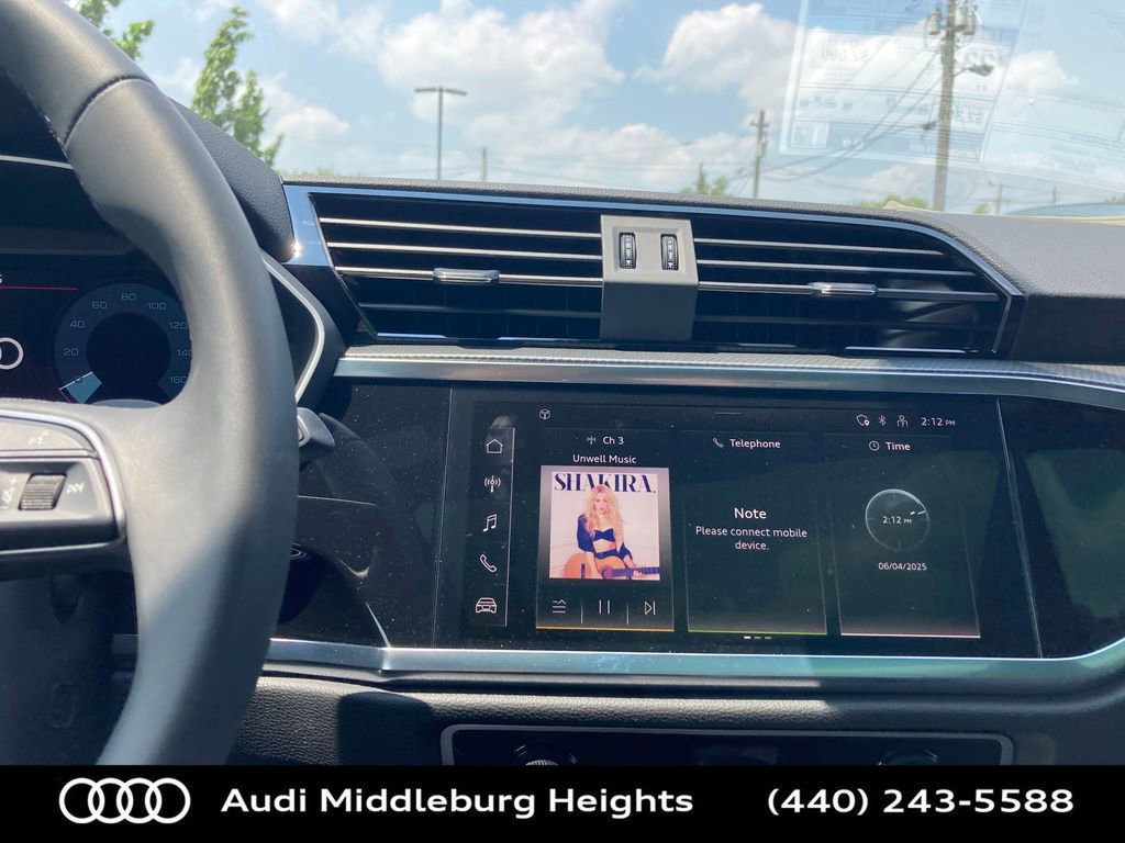 Certified 2025 Audi Q3 2.0T Premium w/ Convenience Package image 43