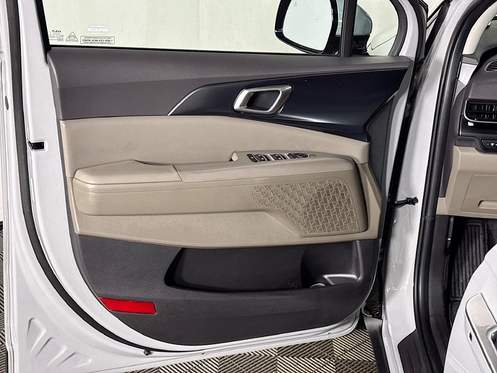New 2027 Kia Carnival FWD image 10