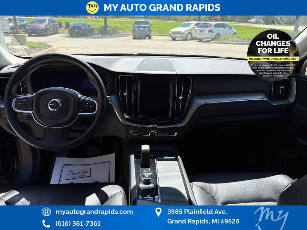 Used 2023 Volvo XC60 B5 Core AWD/4WD image 12