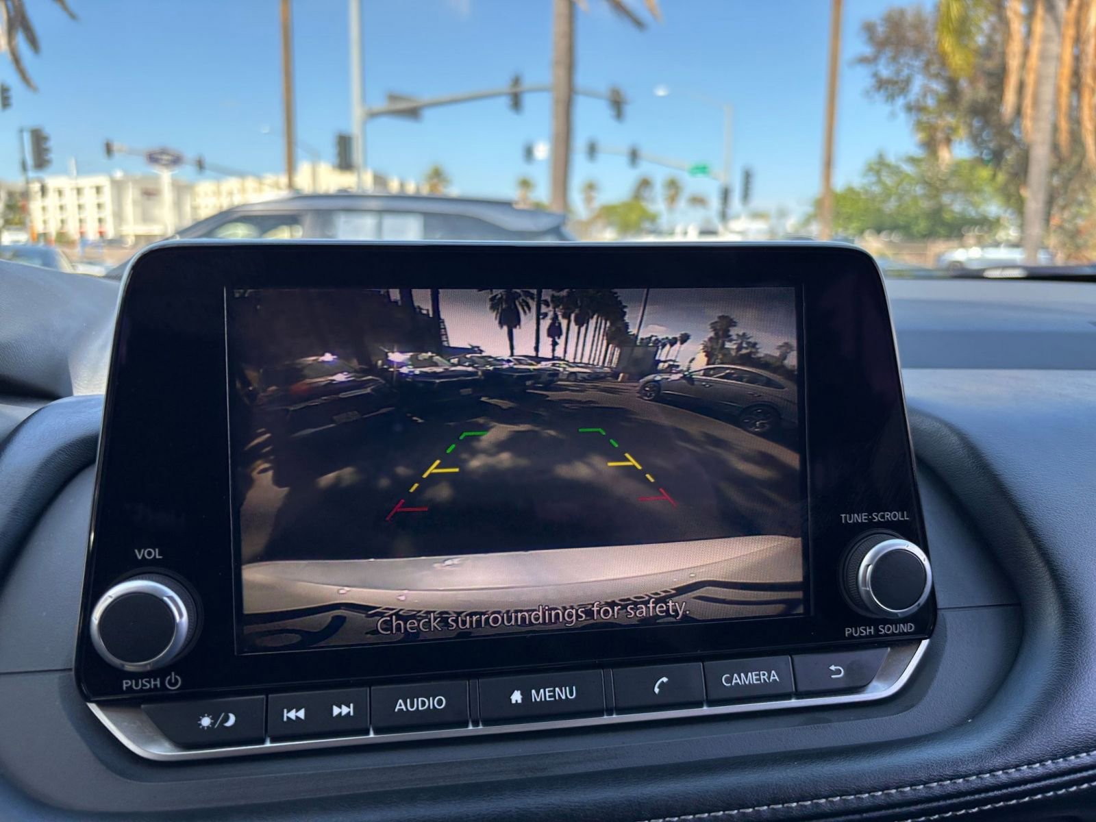 Used 2025 Nissan Rogue SV FWD image 25