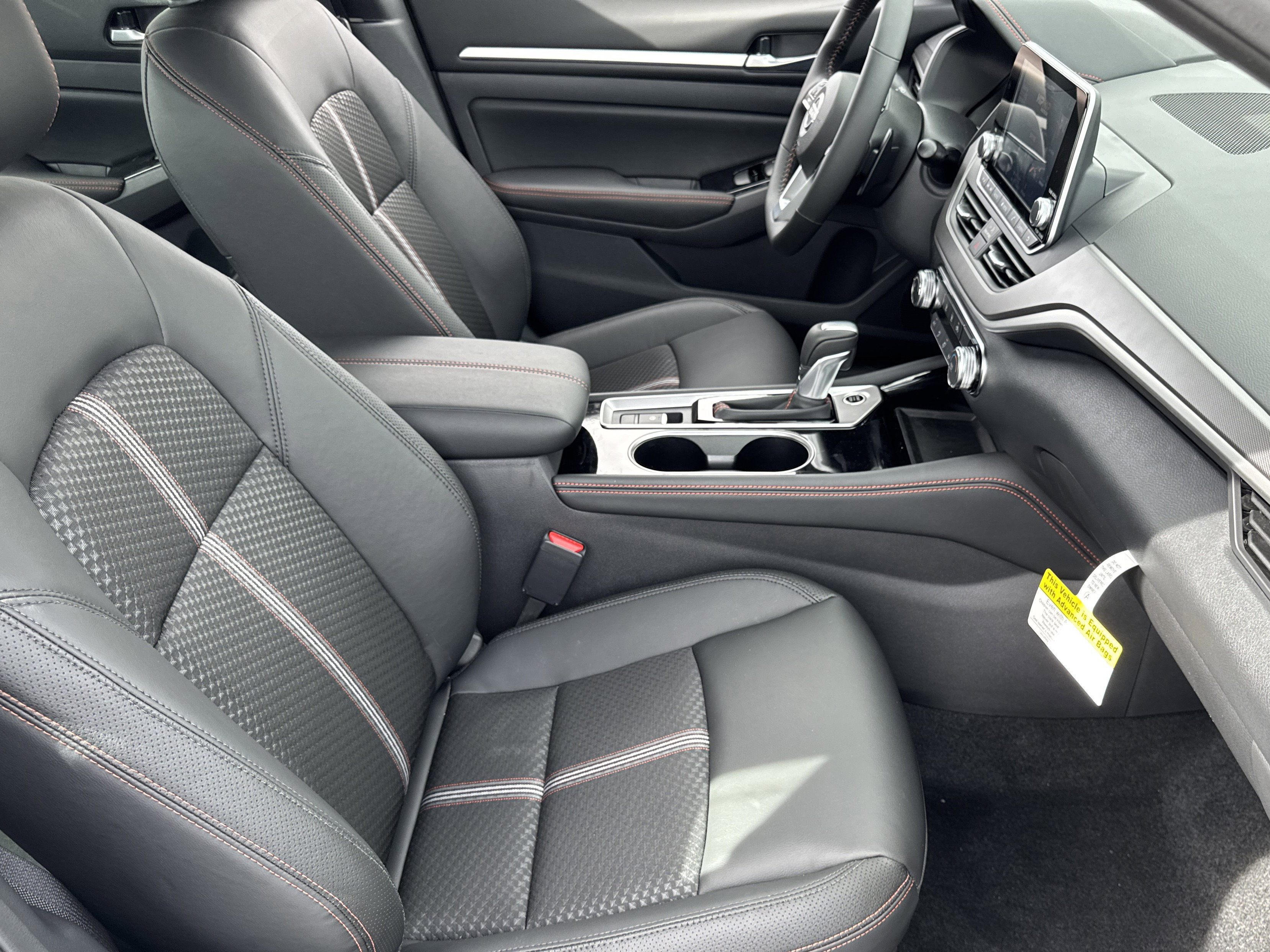 New 2025 Nissan Altima 2.5 SR AWD/4WD image 18