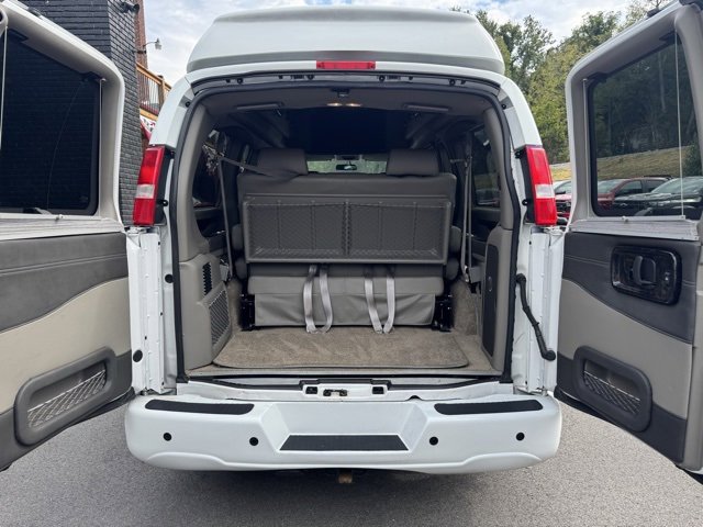 Used 2022 Chevrolet Express 2500 w/ Enhanced Convenience Package image 10