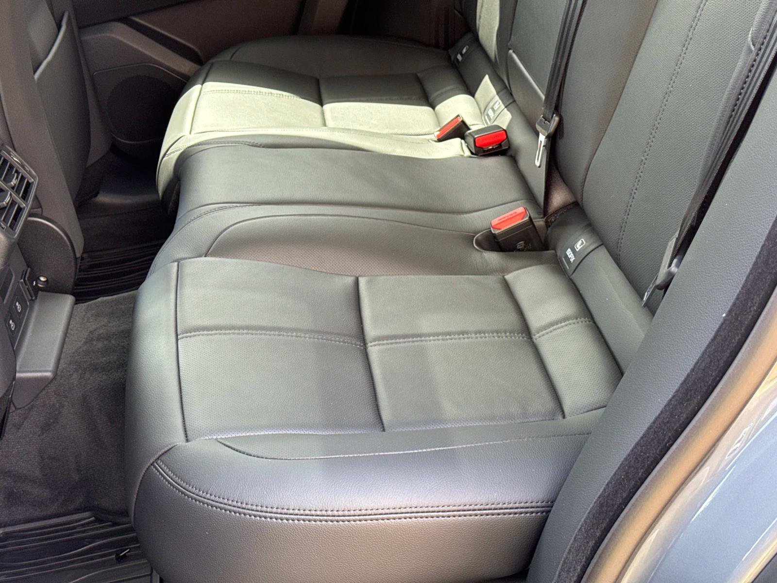 New 2026 Land Rover Range Rover Velar Dynamic SE image 13