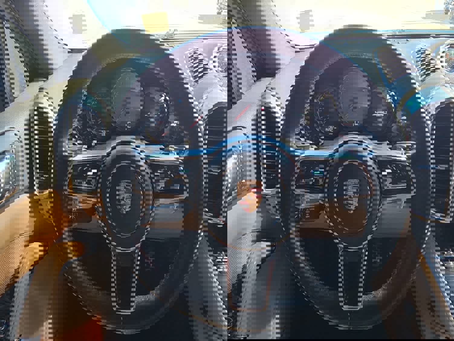 Used 2015 Porsche Cayenne S image 8