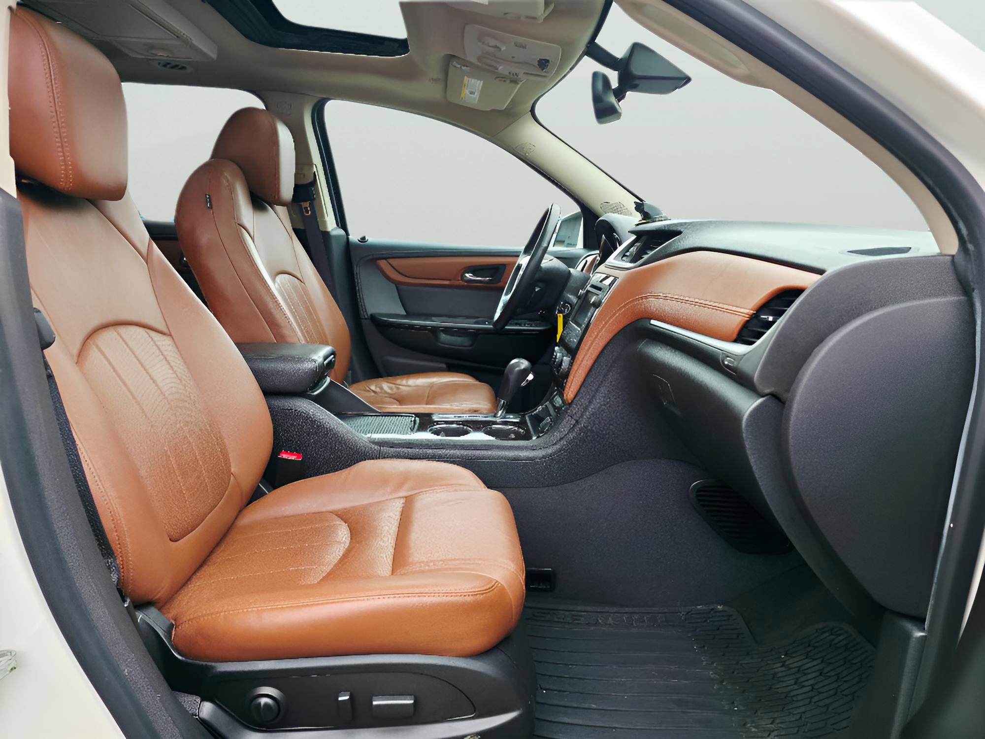 Used 2015 Chevrolet Traverse LTZ image 17