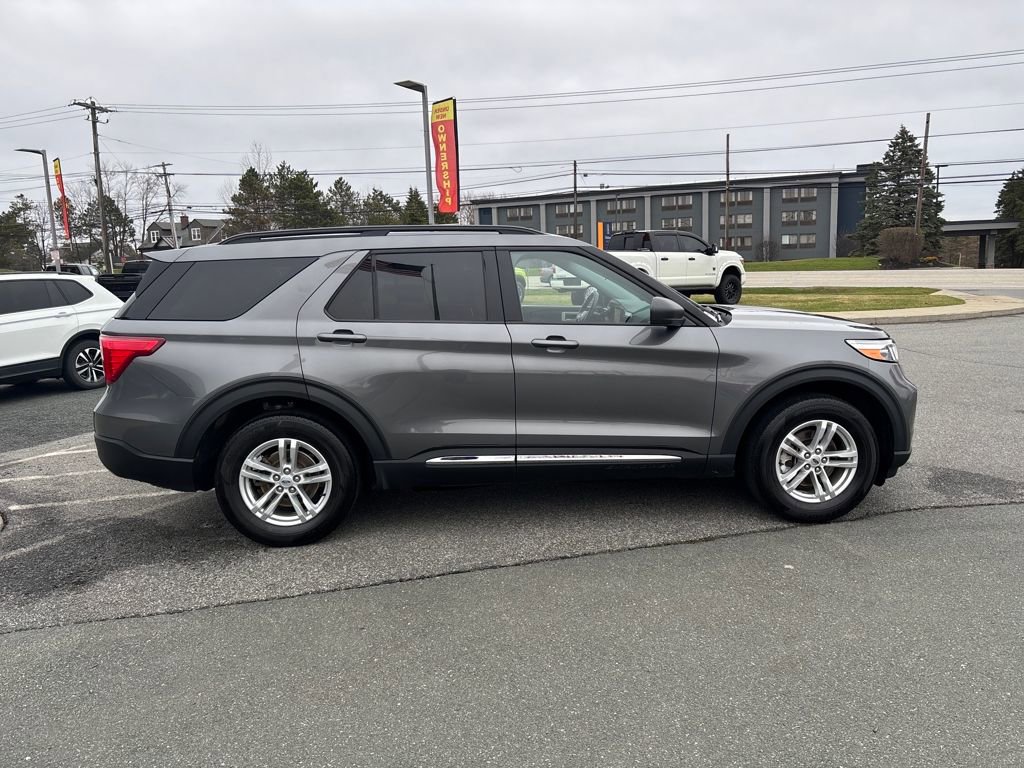 Used 2023 Ford Explorer XLT w/ Equipment Group 202A AWD/4WD image 12