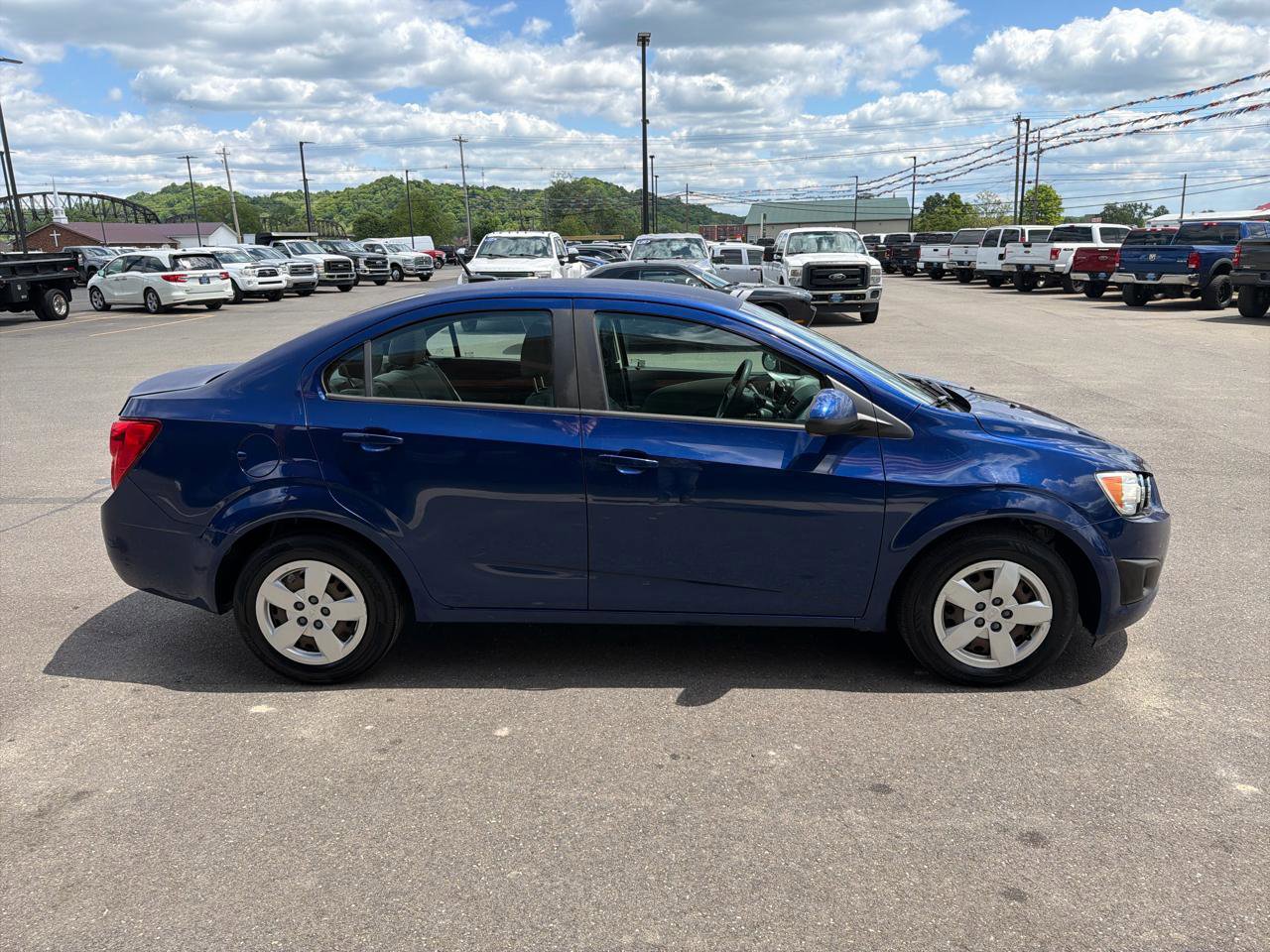 Used 2014 Chevrolet Sonic LS FWD image 17