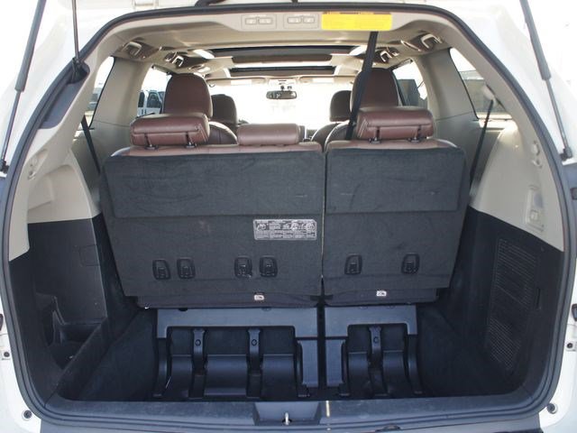 Used 2016 Toyota Sienna Limited Premium image 19