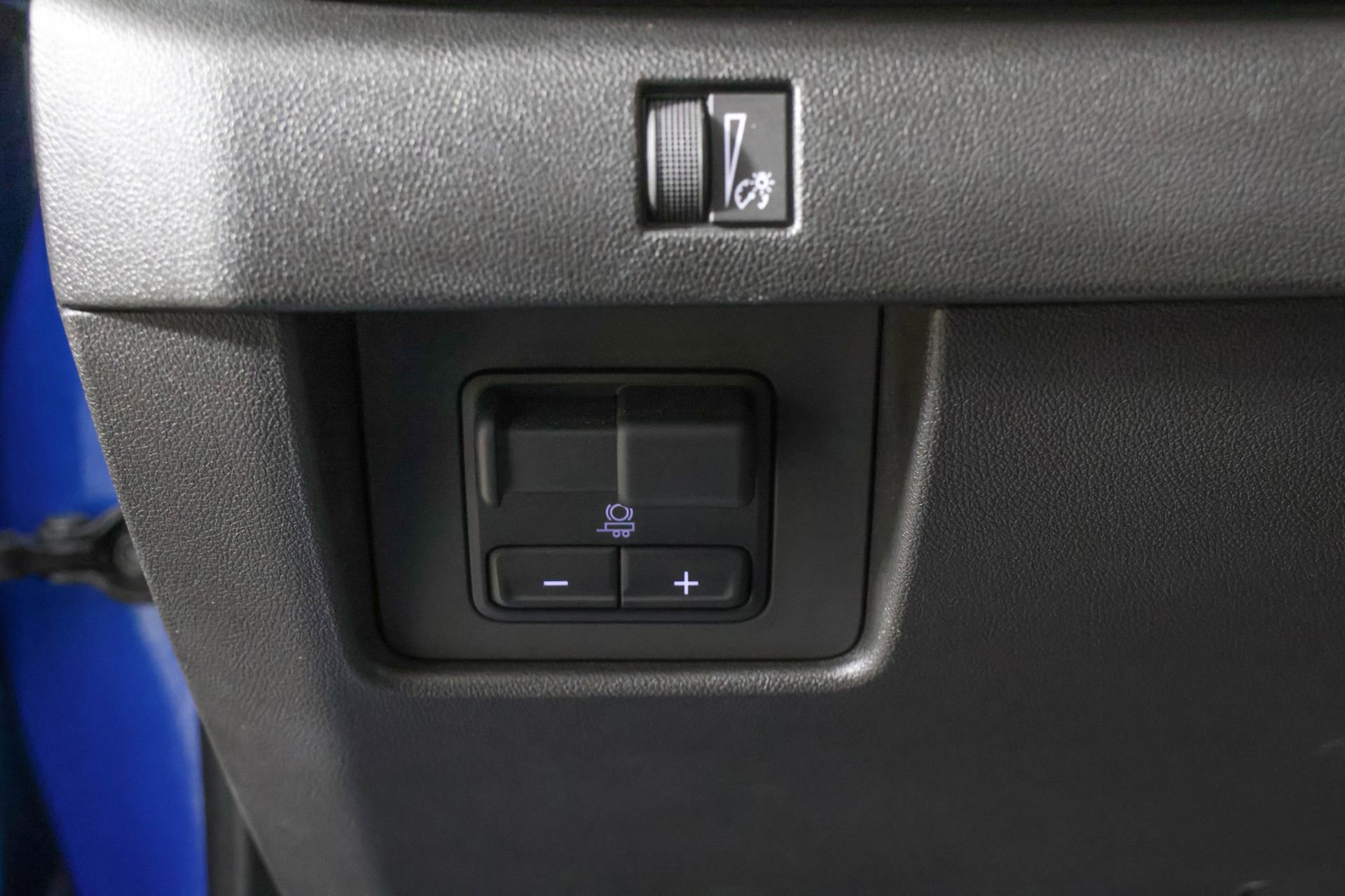 Used 2024 Chevrolet Colorado Trail Boss w/ Technology Package image 24