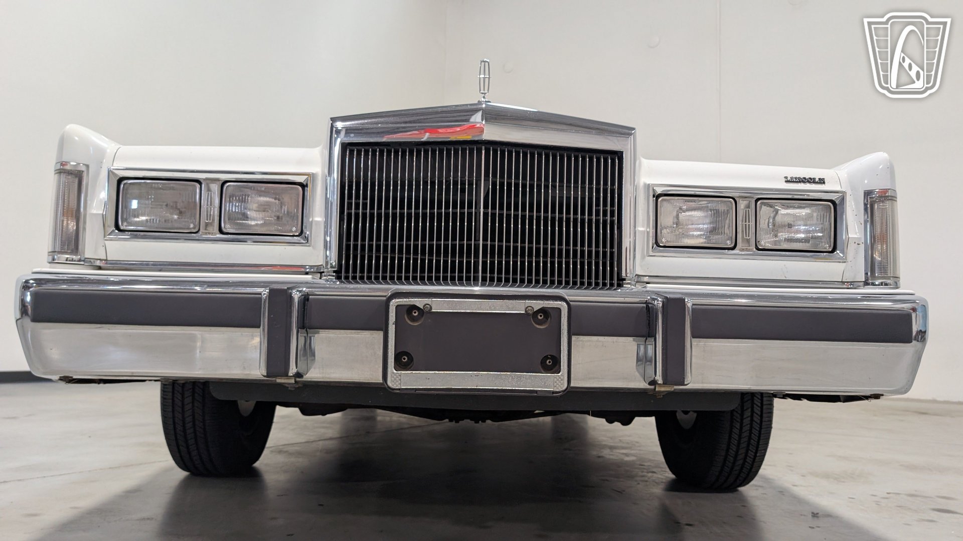 Used 1988 Lincoln Town Car RWD image 22