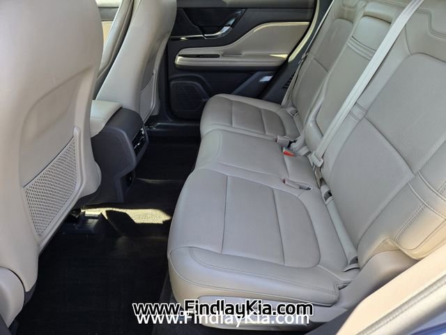 Used 2022 Lincoln Corsair Reserve w/ Rear Removable Package Tray FWD image 12