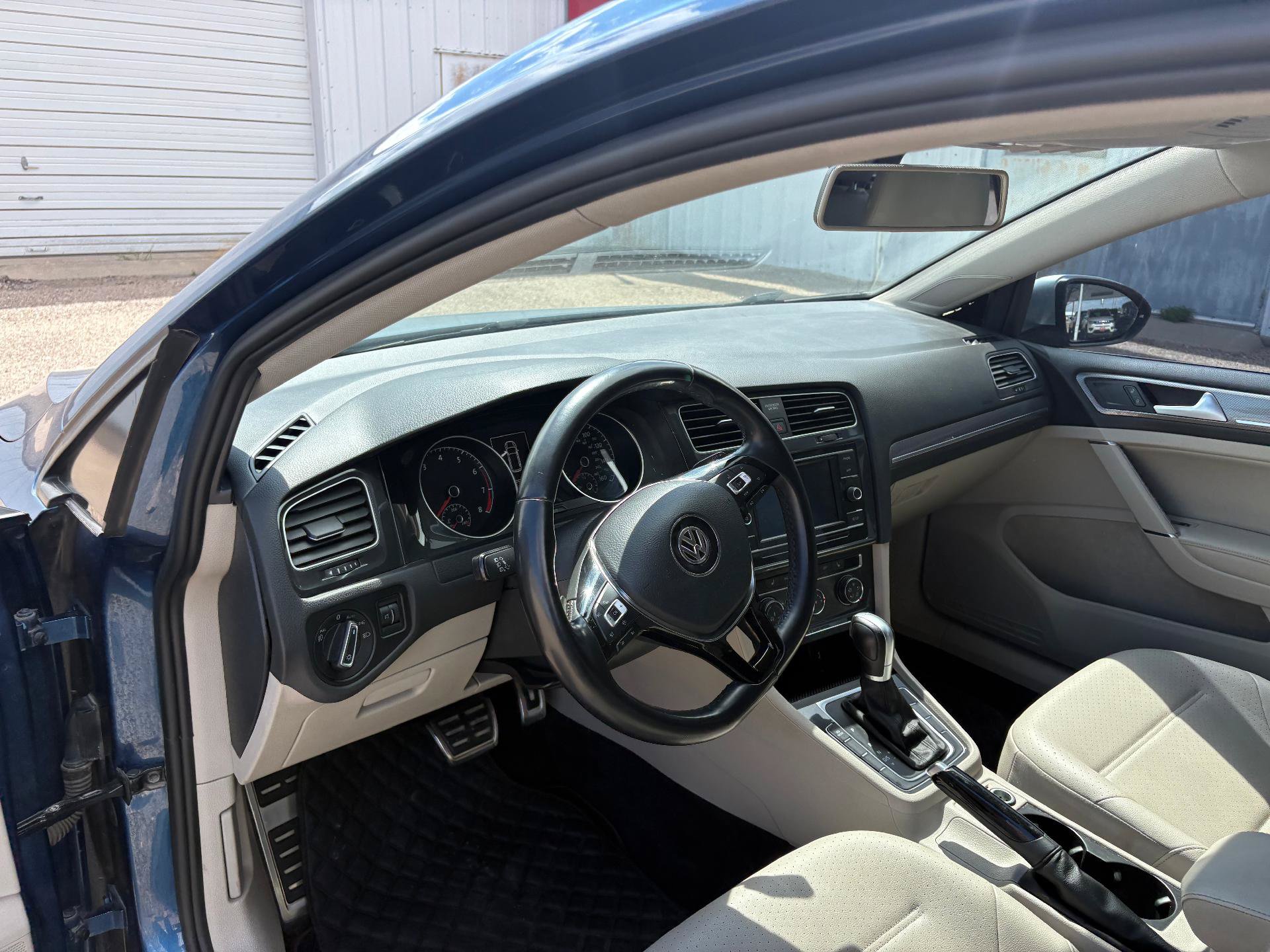 Used 2019 Volkswagen Golf Alltrack S AWD/4WD image 12
