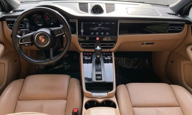 Used 2022 Porsche Macan Base image 16