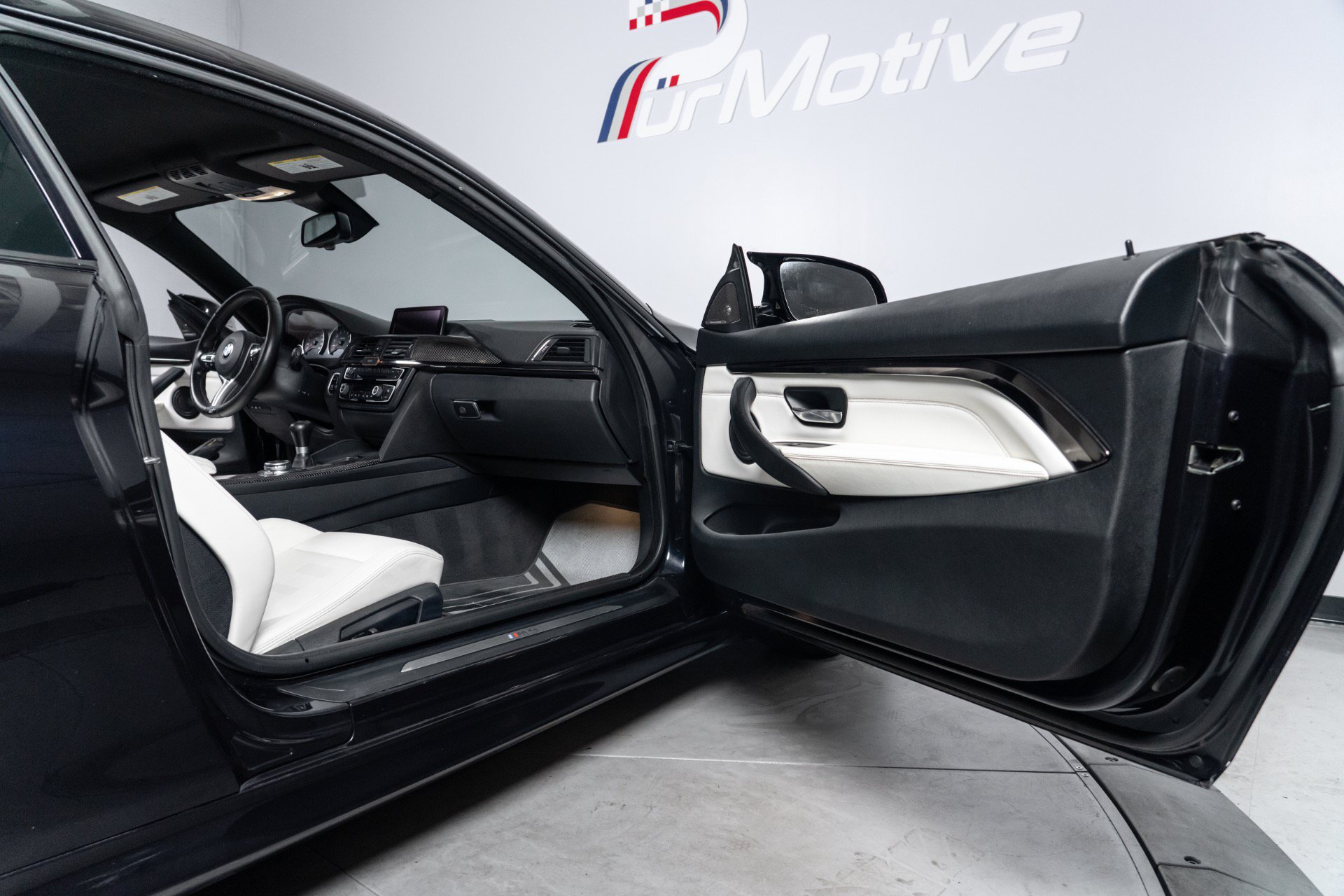 Used 2015 BMW M4 Coupe RWD image 21