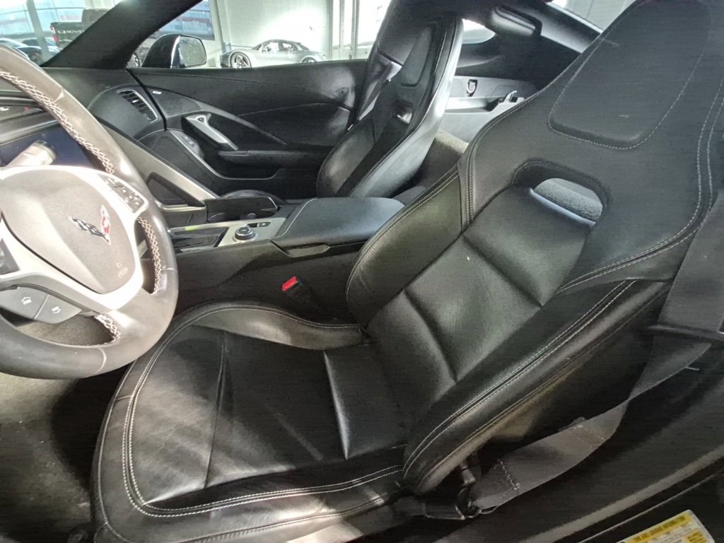 Used 2014 Chevrolet Corvette Stingray Coupe w/ Battery Protection Package image 11