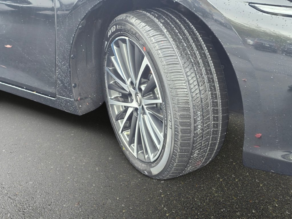Certified 2024 Lexus ES 300h w/ Premium Package FWD image 32