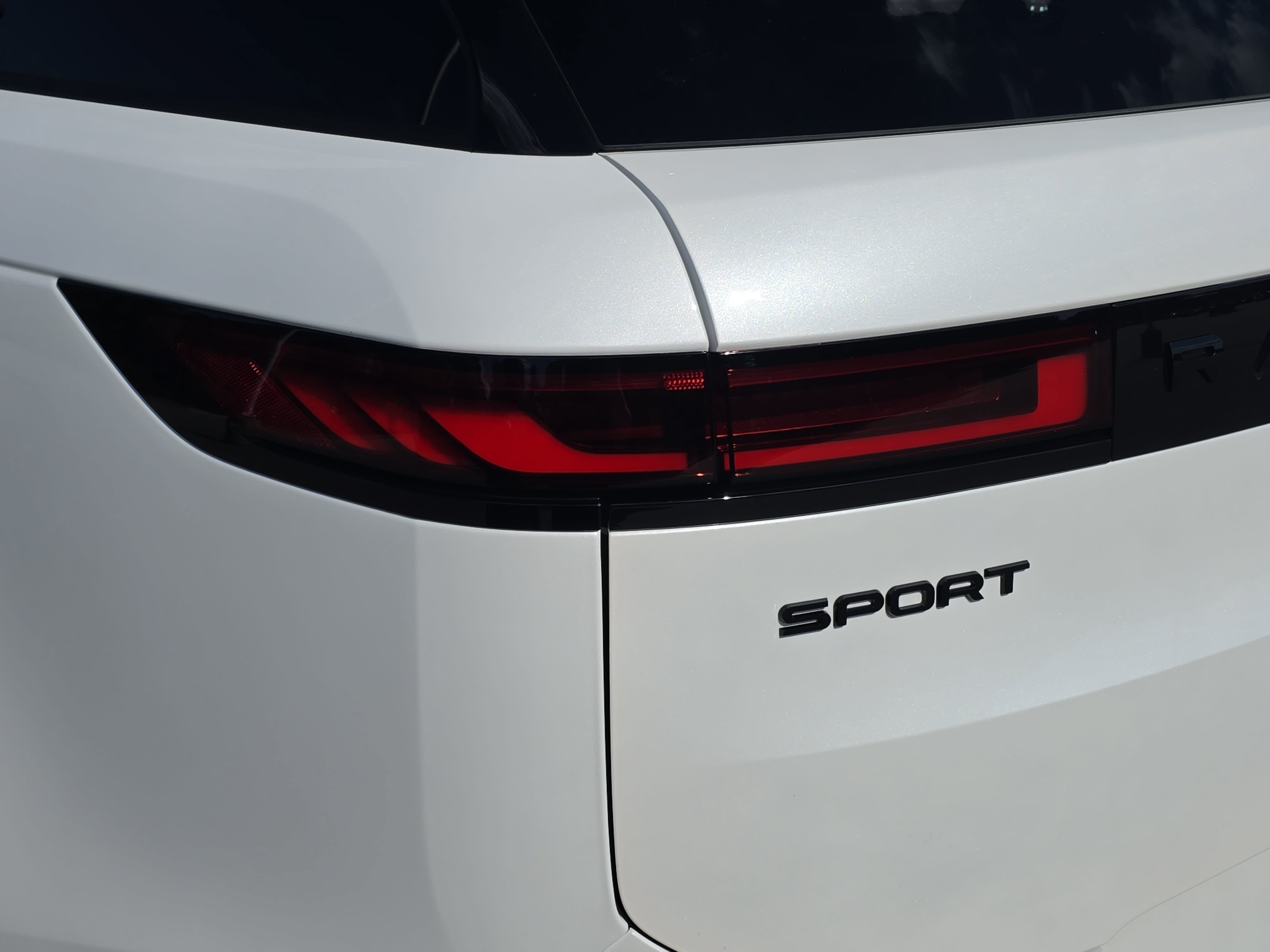 New 2026 Land Rover Range Rover Sport Dynamic SE AWD/4WD image 35