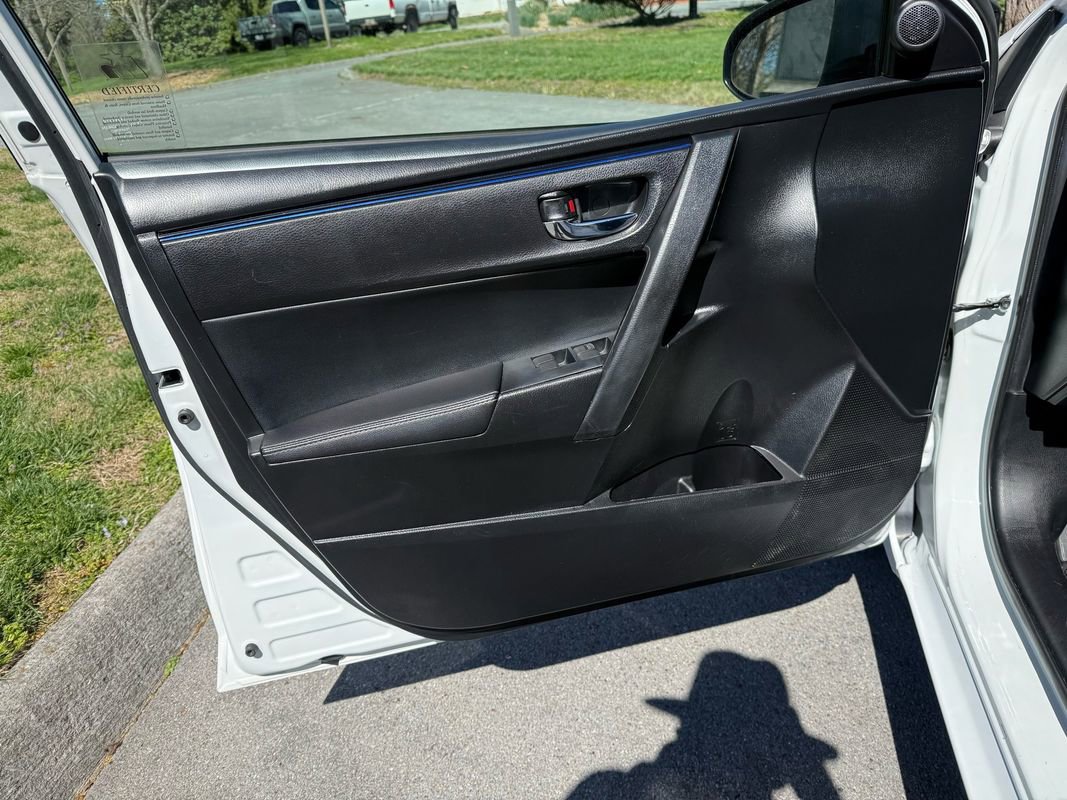 Used 2017 Toyota Corolla SE image 15