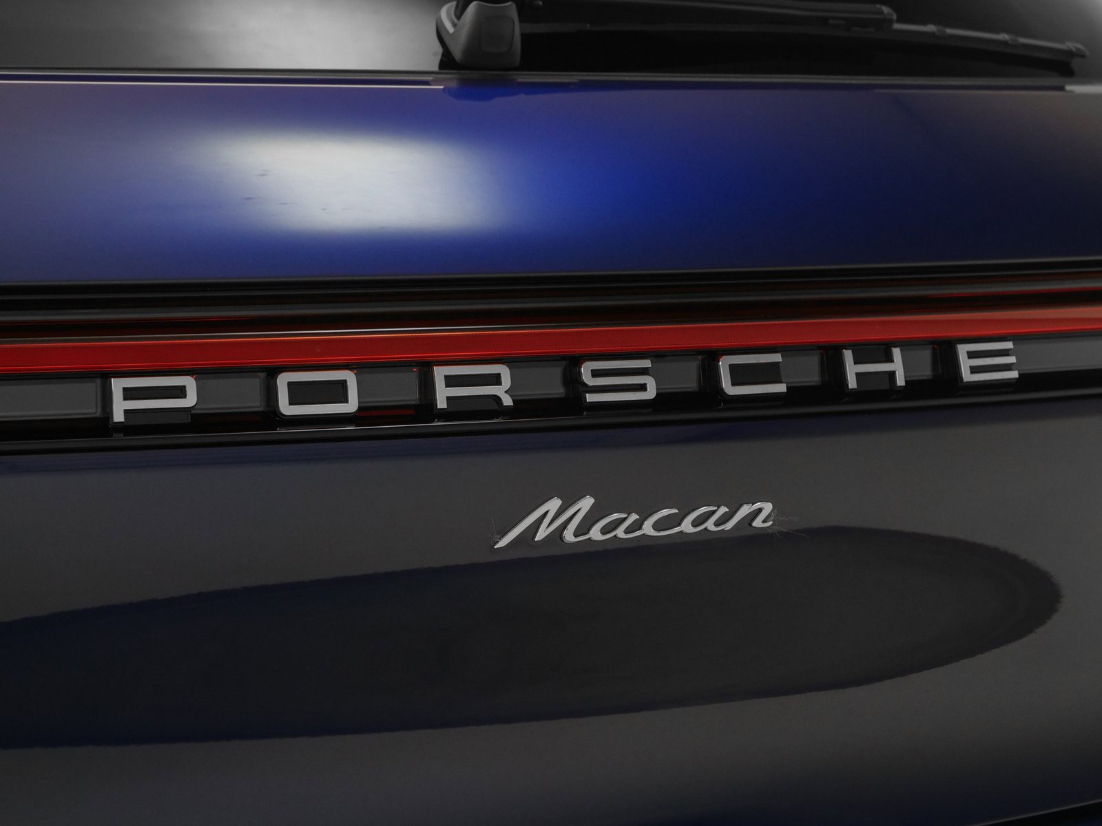 Used 2025 Porsche Macan image 15