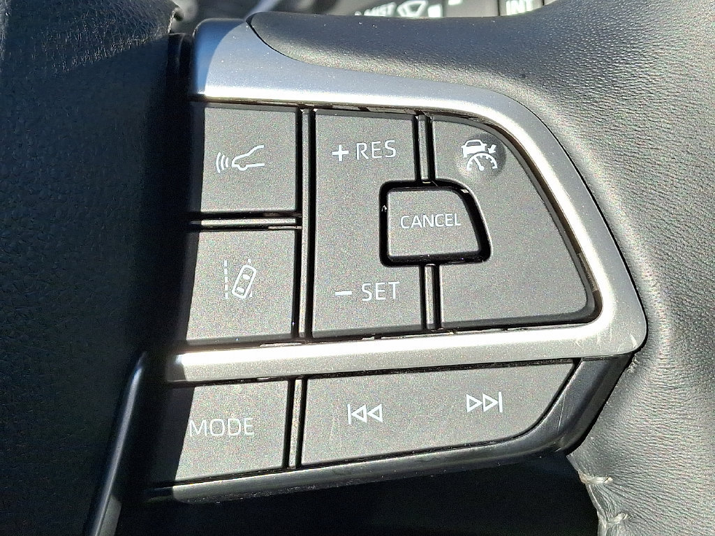Certified 2022 Toyota Highlander XLE AWD/4WD image 24