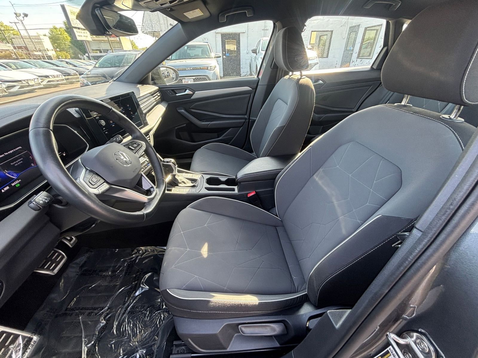 Used 2025 Volkswagen Jetta Sport image 27