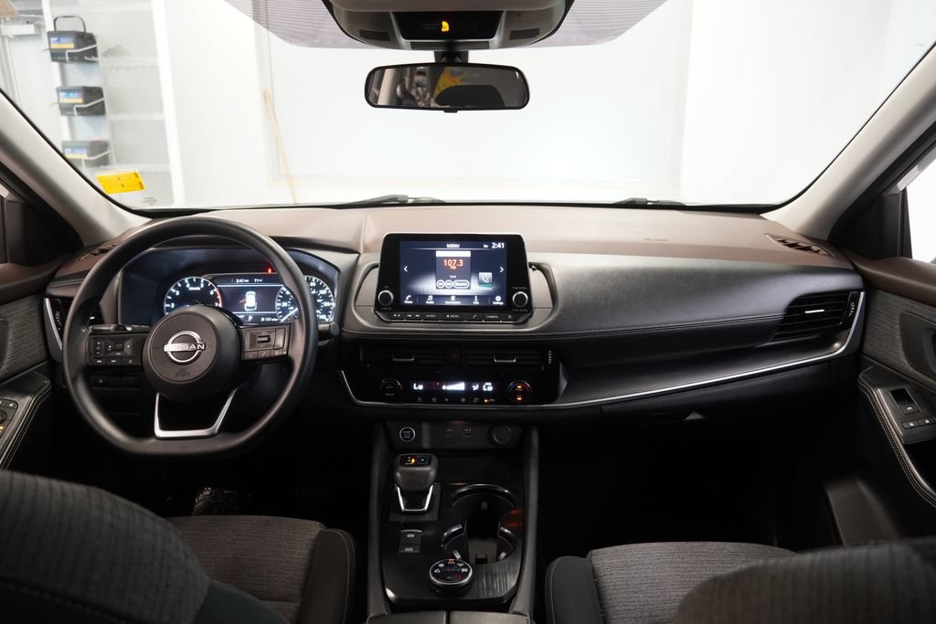 Used 2022 Nissan Rogue SV AWD/4WD image 18