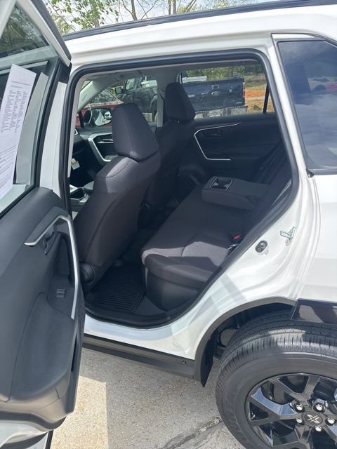 Used 2025 Toyota RAV4 LE AWD/4WD image 12