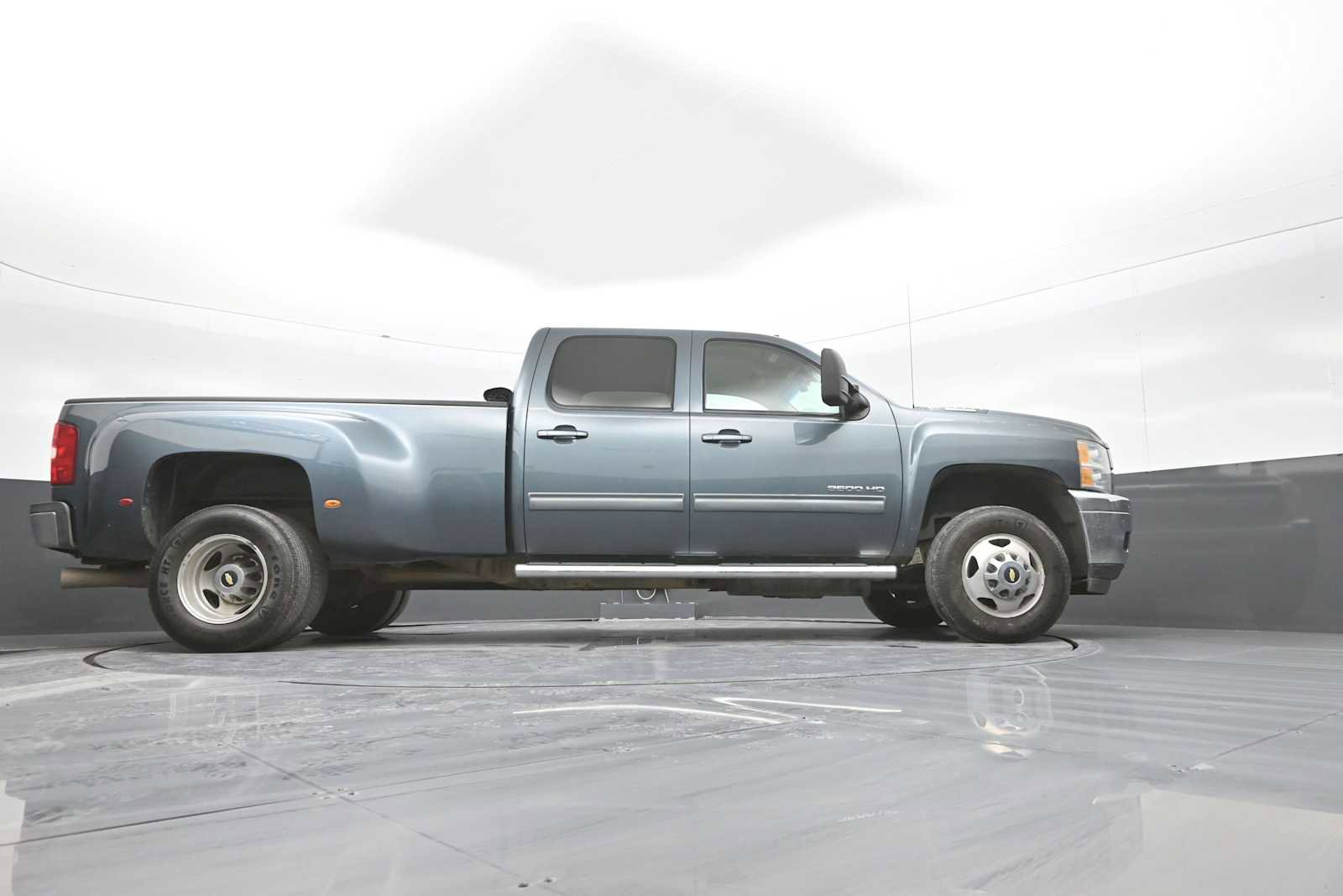 Used 2012 Chevrolet Silverado 3500 LTZ image 46