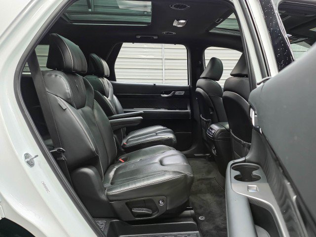 Used 2024 Hyundai Palisade Calligraphy FWD image 16