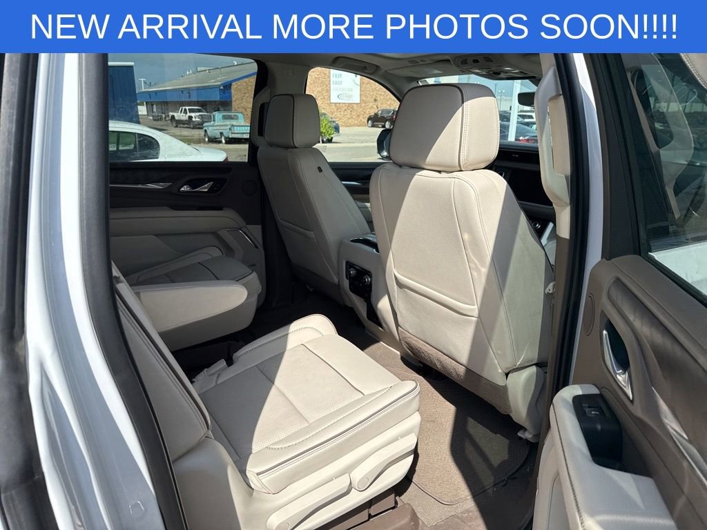 Used 2021 GMC Yukon XL Denali w/ Denali Premium Package image 6