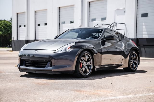 Used 2010 Nissan 370Z Touring w/ Sport Pkg RWD image 7