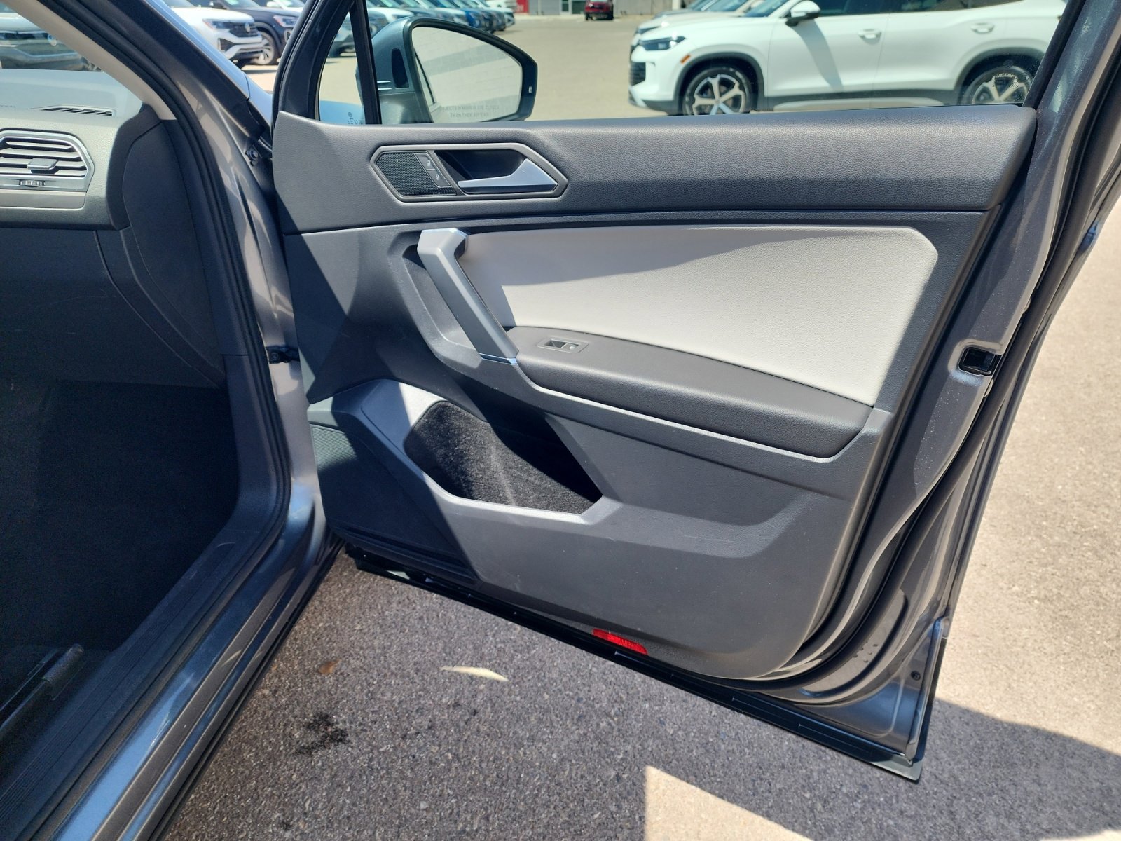 Used 2020 Volkswagen Tiguan S AWD/4WD image 16