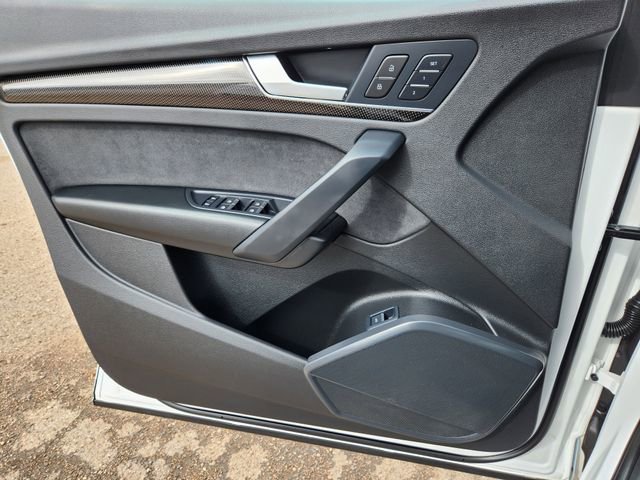 Used 2022 Audi SQ5 Premium w/ Convenience Package image 21
