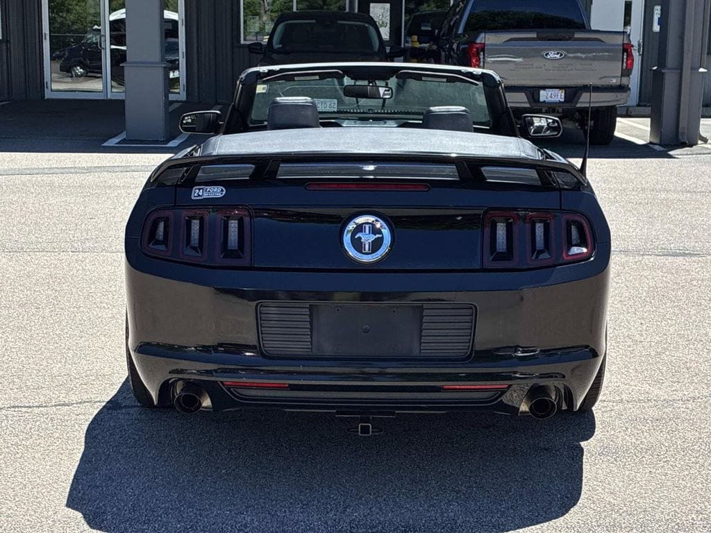 Used 2013 Ford Mustang Premium RWD image 6