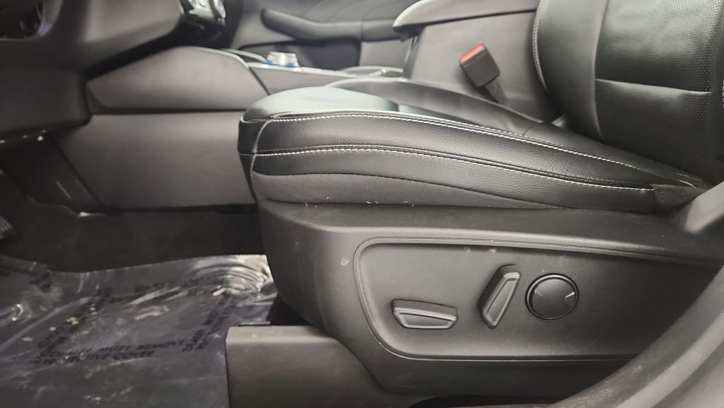 Used 2022 Ford Escape SEL image 15