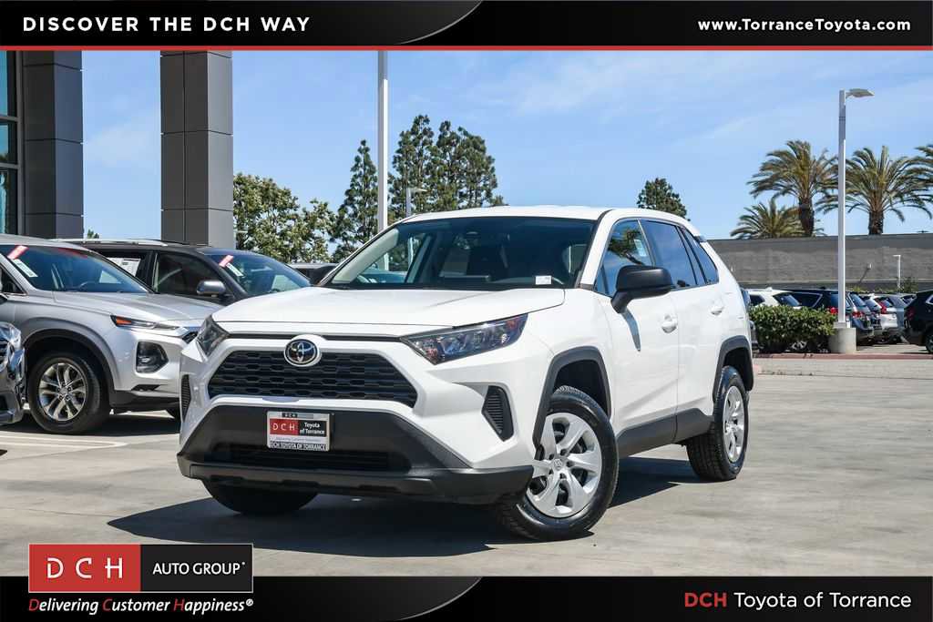 Used 2022 Toyota RAV4 LE FWD image 1