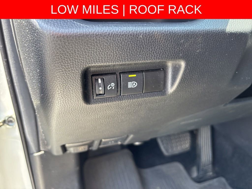 Used 2021 Toyota RAV4 LE FWD image 14