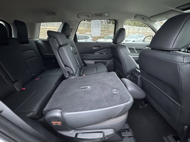 Used 2022 Nissan Pathfinder SL image 13