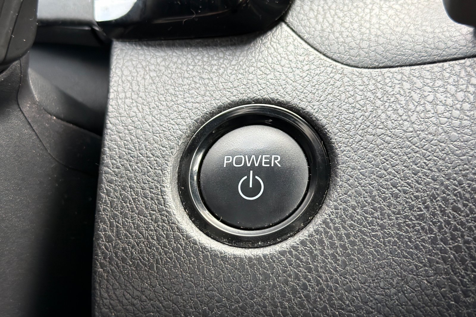 Used 2025 Toyota Camry SE FWD image 27