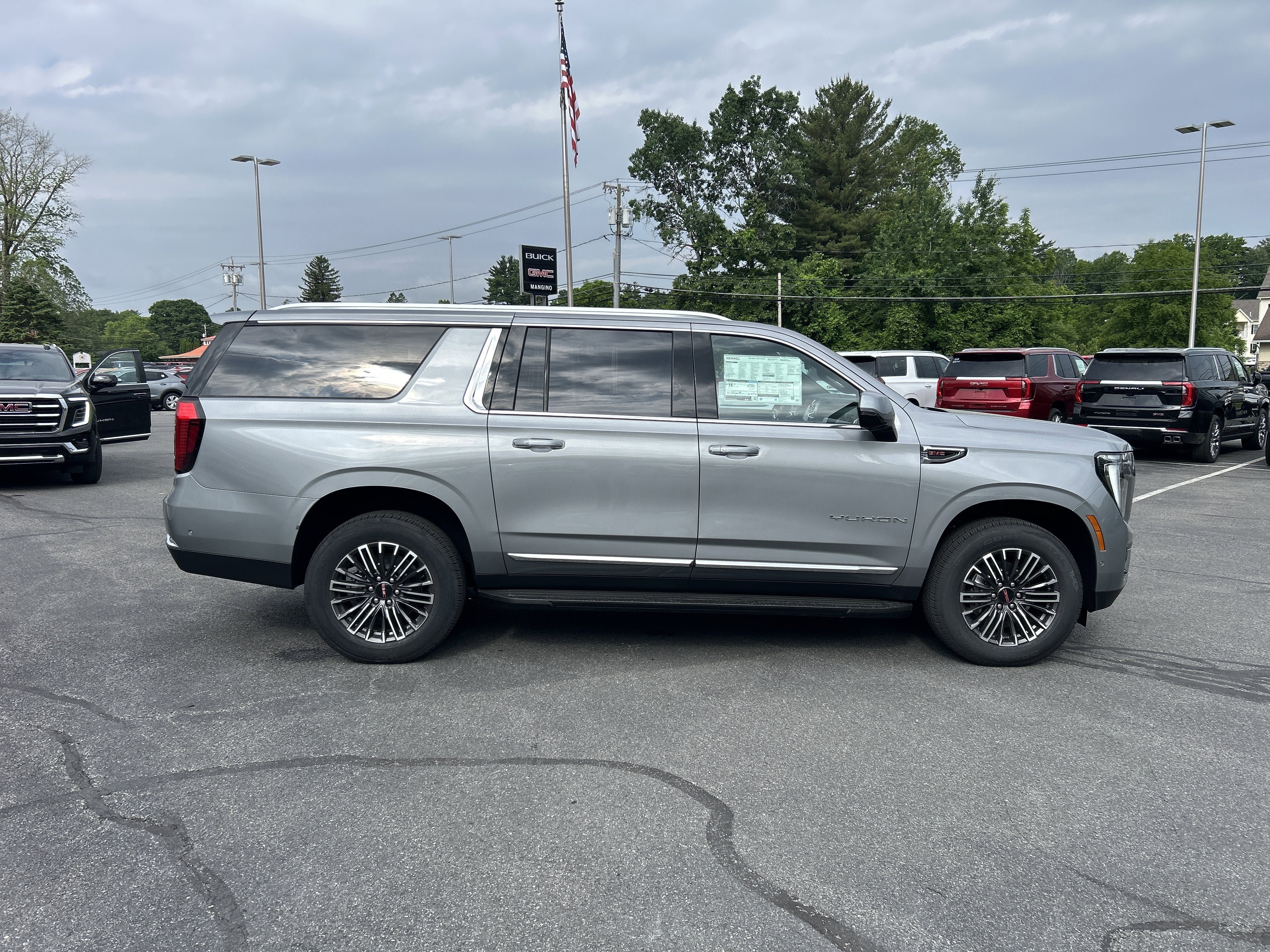 New 2026 GMC Yukon XL Elevation w/ Elevation Premium Package AWD/4WD image 32
