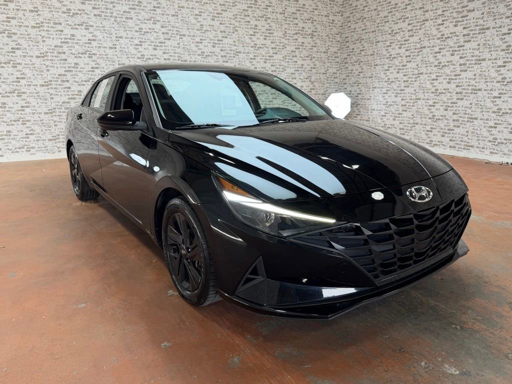 Certified 2023 Hyundai Elantra SEL FWD image 7
