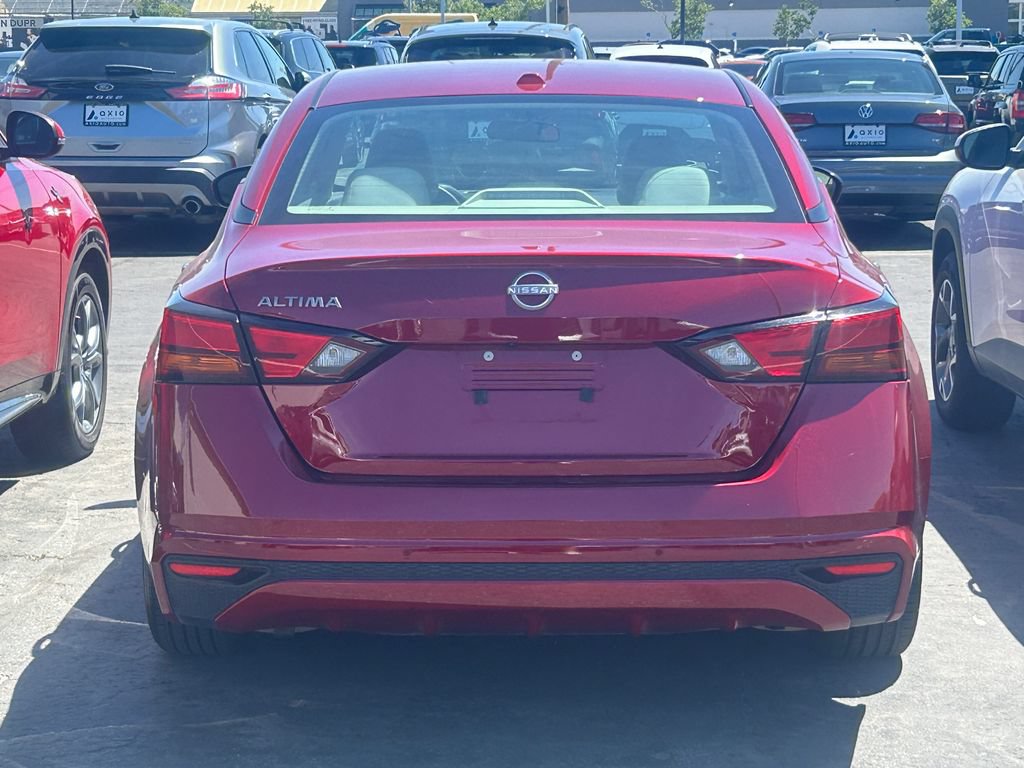 Used 2025 Nissan Altima 2.5 SV FWD image 6