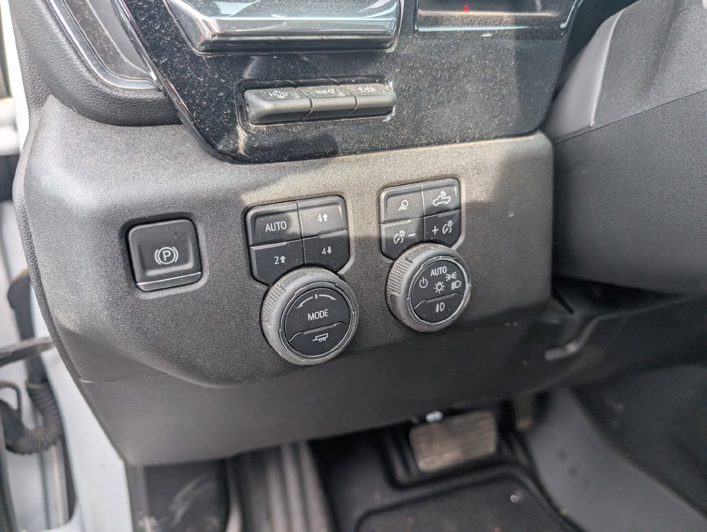 Used 2025 Chevrolet Silverado 3500 High Country w/ High Country Premium Package AWD/4WD image 14