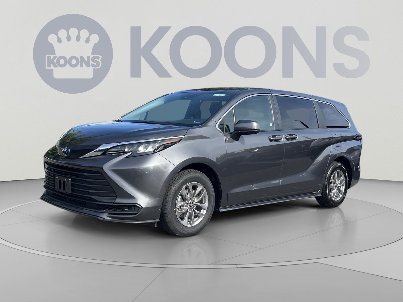 Used 2025 Toyota Sienna LE