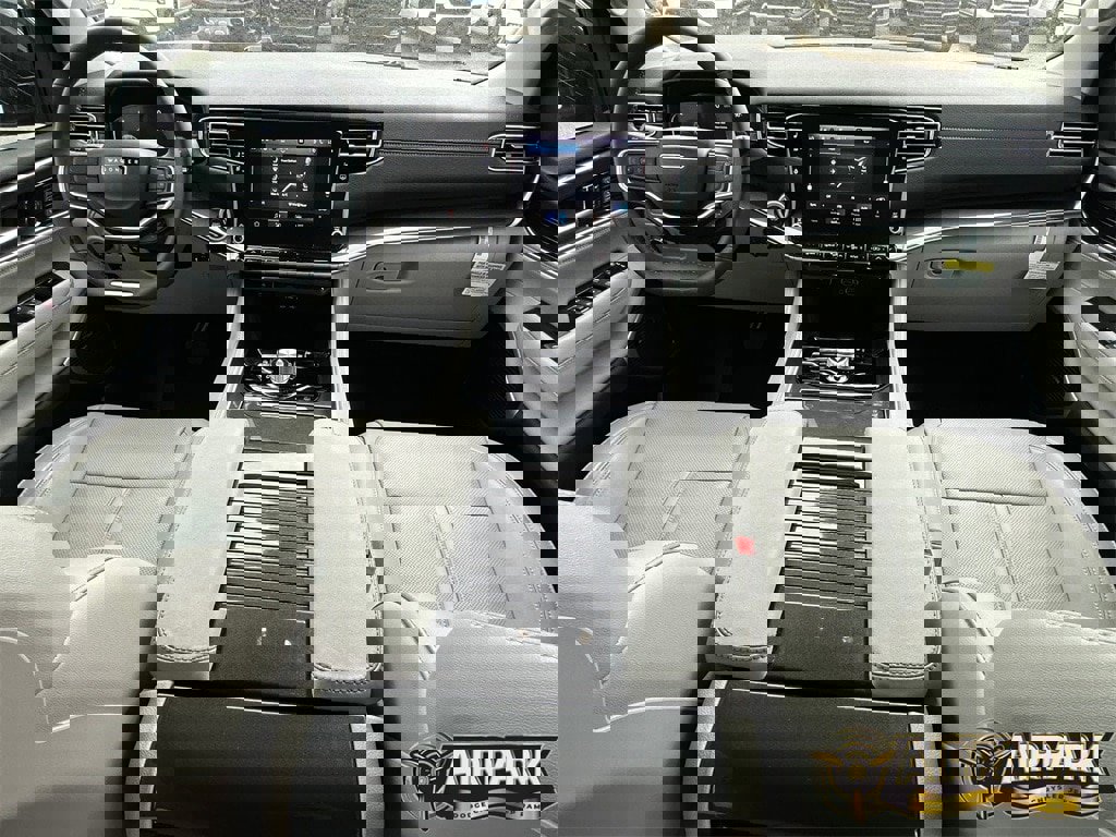 New 2024 Jeep Wagoneer L 4WD w/ HD Trailer Tow Package image 14